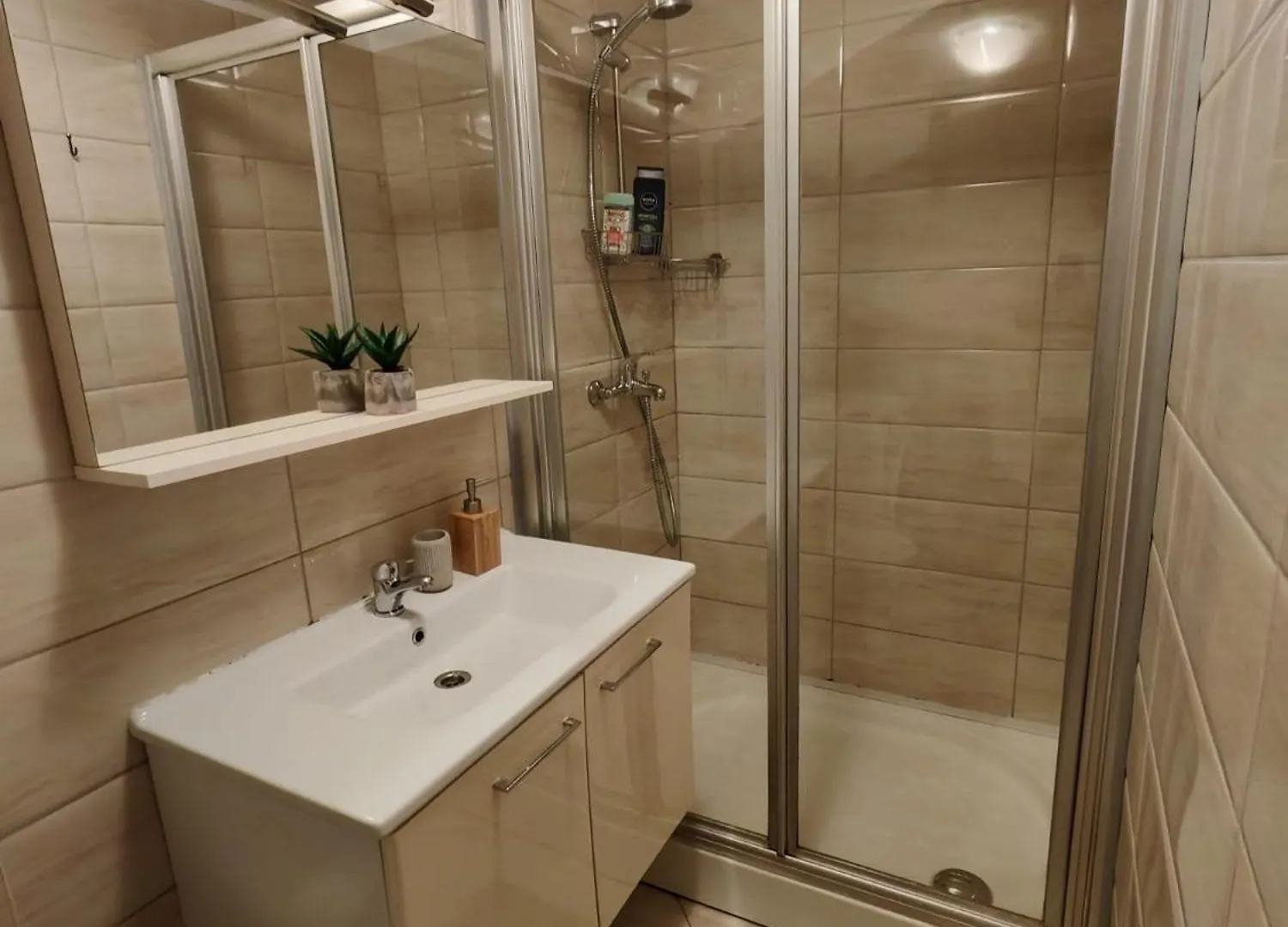 Lovely Vacation House In Old City Cres With Parking Apartment