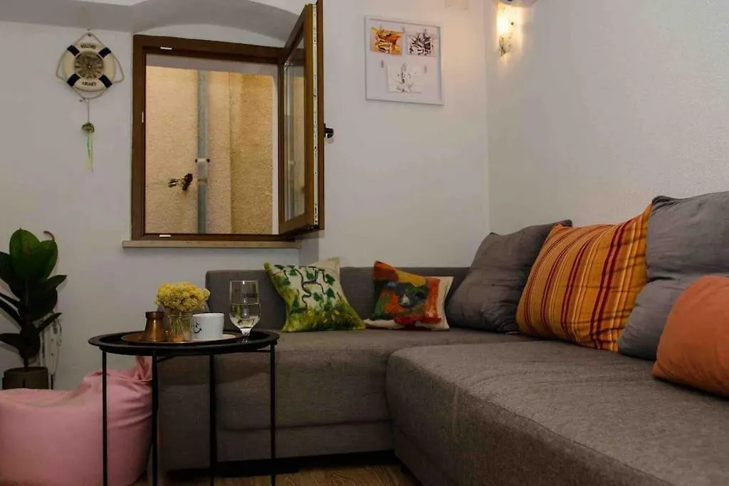 Lovely Vacation House In Old City Cres With Parking Apartment