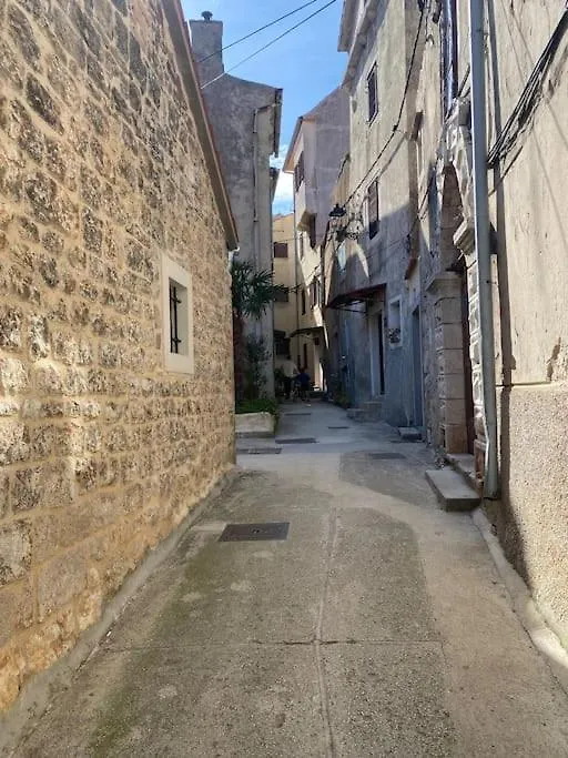 Lovely Vacation House In Old City Cres With Parking Apartment